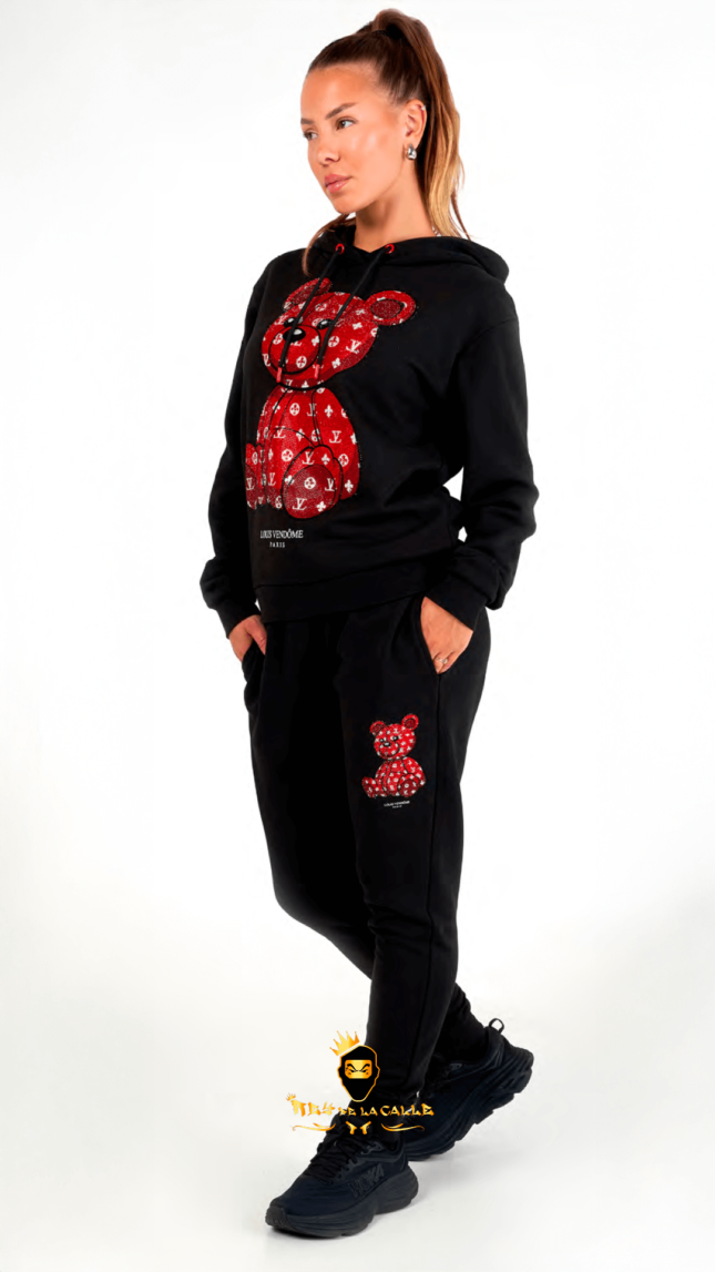 Conjunto Unisex Louis Vendome Negro Pedrería Brillante Oso Rojo